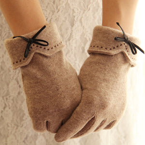 Elegant Wool Gloves