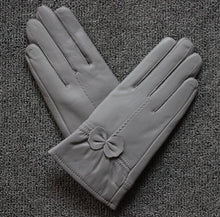 Load image into Gallery viewer, Sheepskin Windproof Gloves