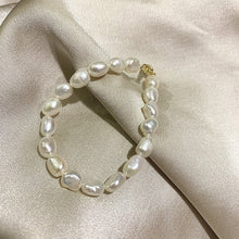 Load image into Gallery viewer, Freshwater Pearl Bracelet